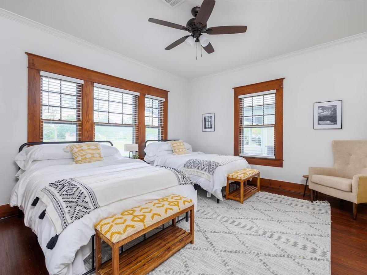 Relaxong House Of Glen Mills Villa Esterno foto